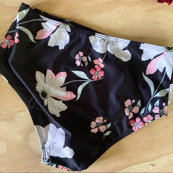 Bikini set - Picture 3 of 6